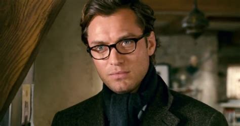 jude law glasses the holiday.